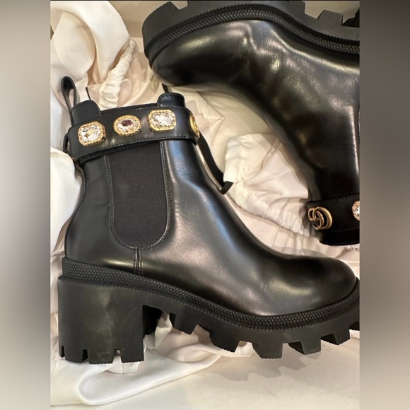 Gucci black leather boots with jewels - Picture 2 of 11